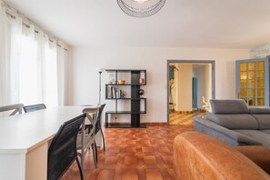 Interior - Champ de Gain: family home with swimming pool 10 minutes from Futuroscope (Saint-Georges-lès-Baillargeaux)