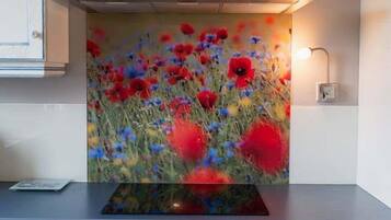 Kühlschrank, Mikrowelle, Ofen, Geschirrspüler