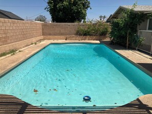 Pool - 4 Bedroom Home Close to Fair Grounds (Indio)