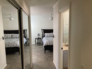 4 bedrooms, WiFi, bed sheets, wheelchair access - 4 Bedroom Home Close to Fair Grounds (Indio)