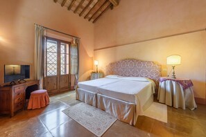 5 Schlafzimmer, Bügeleisen/Bügelbrett, Reisekinderbett, WLAN