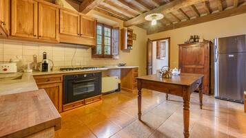 Kühlschrank, Ofen, Herdplatte, Geschirrspüler