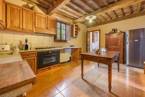 Kühlschrank, Ofen, Herdplatte, Geschirrspüler