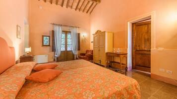 5 chambres, fer et planche Ă repasser, Wi-Fi, draps fournis