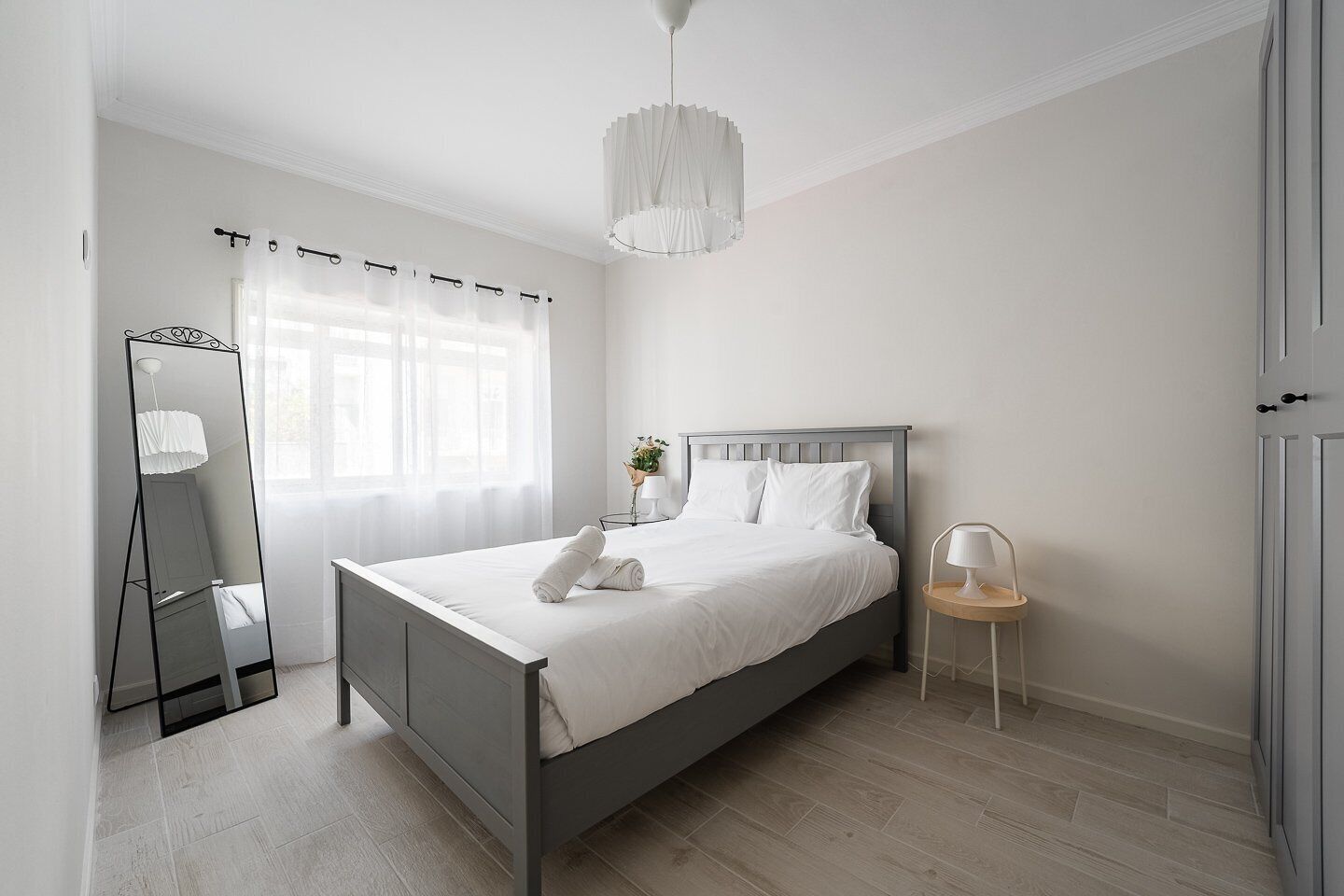 1 sovrum, skrivbord, strykjärn/strykbräda och internet