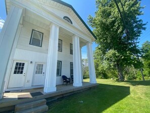 Exterior - Spencer Village Colonial 2 (Spencer)