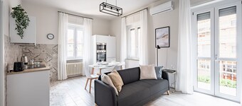 Second Arò Asti Modern Appt x4 with Balcony