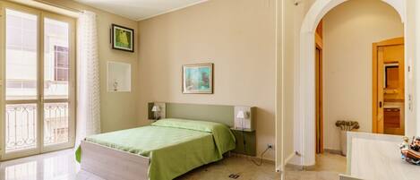 1 chambre, fer et planche Ă repasser, accĂšs Internet, draps fournis