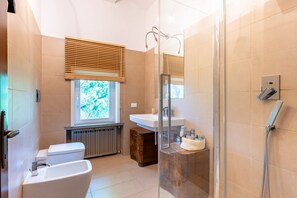 Regadera y bidet 