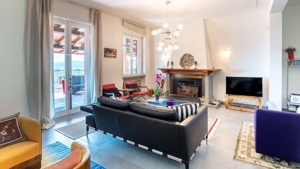 Living area - Exclusive Duplex Apartment with pool and view (Strognano)