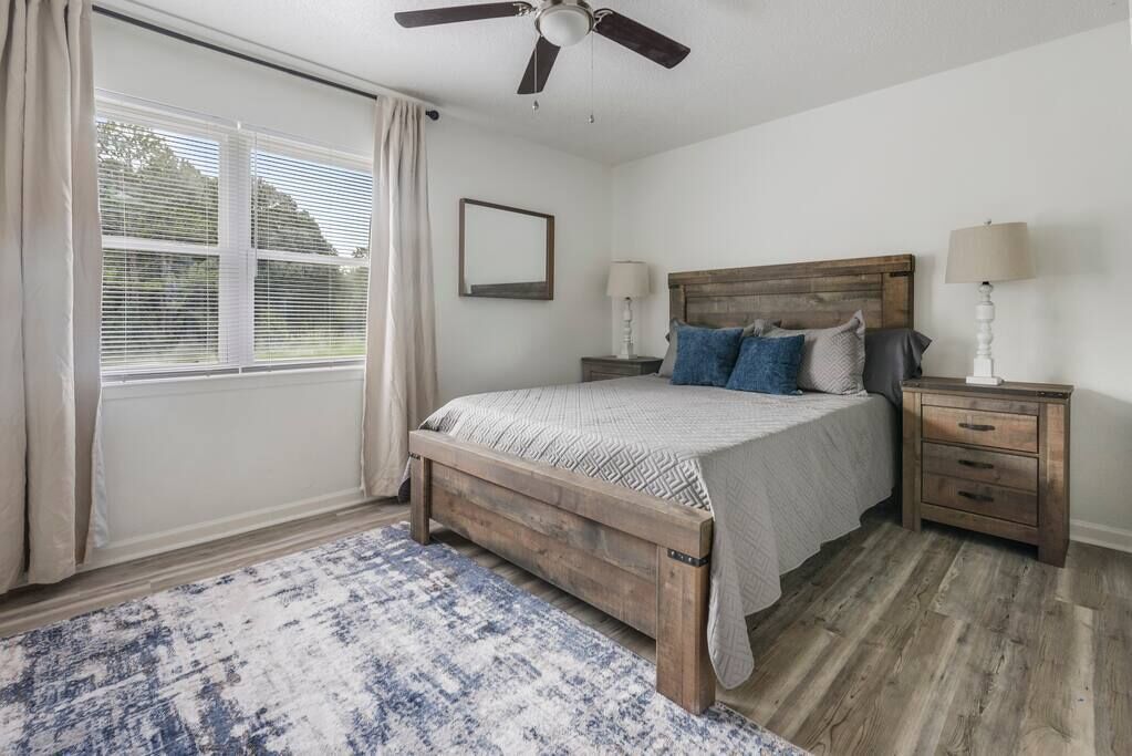 2 chambres, fer et planche à repasser, Wi-Fi, draps fournis