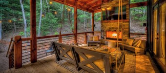 Holiday House - Pet Friendly | Hot Tub | Modern Mountain Luxury