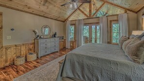 3 bedrooms, desk, iron/ironing board, free WiFi