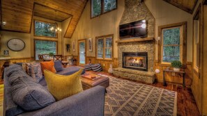 Fernseher, Kamin, Videospiele