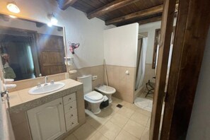 Dusche, Haartrockner, Bidet, Seife