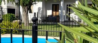 CASA POR LOS CAMINOS DEL VINO EN UN LUGAR DE VIÑEDOS PRIVILEGIADO DE MENDOZA