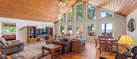 TV connectée, cheminée