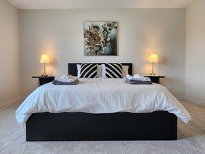 4 habitaciones, escritorio, tabla de planchar con plancha y wifi gratis
