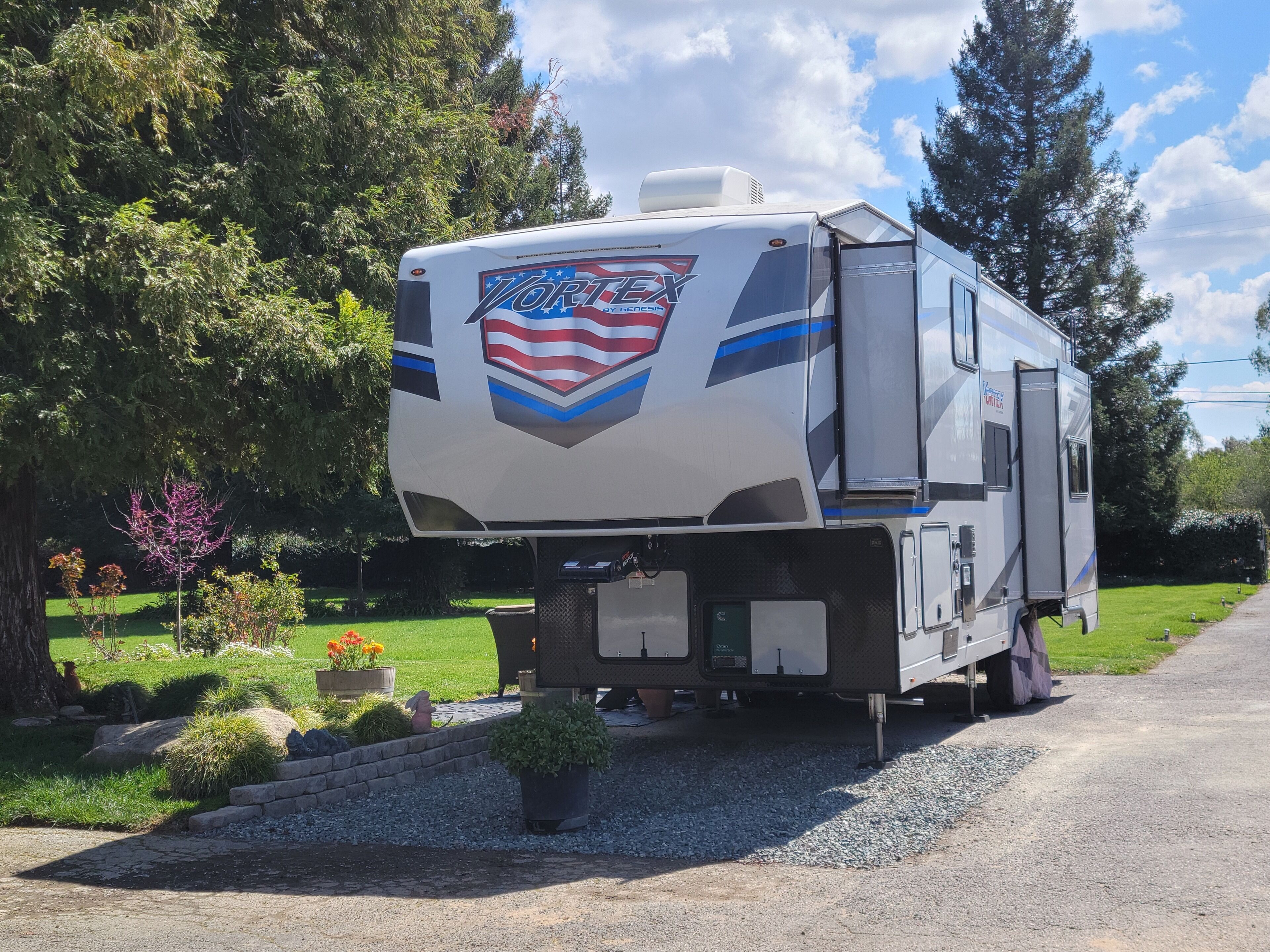 RV Private Park-Like Yard & Animal Encounters - Close to National Parks