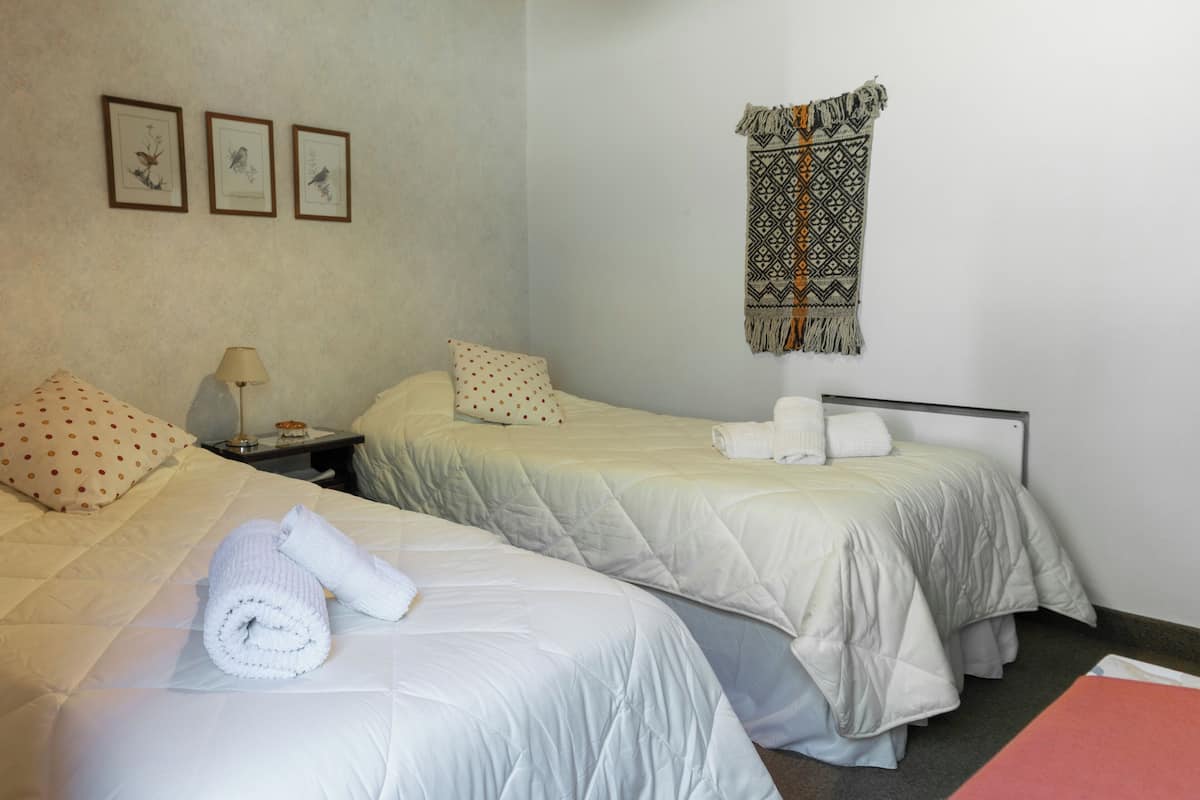 Standard-Zweibettzimmer, Gartenblick | Kostenloses WLAN, Bettwäsche