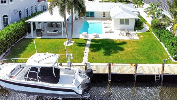 Exterior - 2741 3 Bedroom 2 Bathroom With Boat Dock Heated Pool (Pompano Beach)
