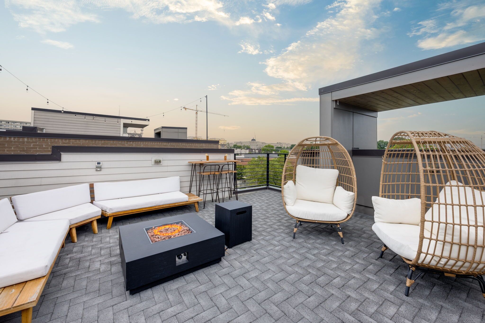 Vivid Vocals -Private Rooftop-Bachelorette Haven!