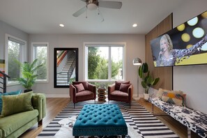 Smart TV, videojuegos y libros