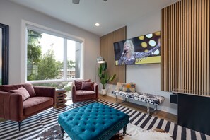 Smart TV, videojuegos y libros