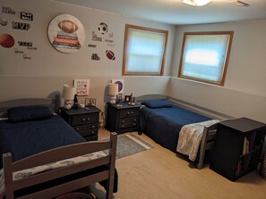 4 bedrooms, WiFi, bed sheets
