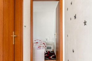 Apartment - Jurica - 300 m From sea - A2 Roko 2 1 (Split)
