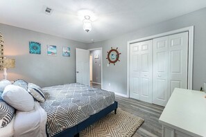 4 bedrooms, iron/ironing board, free WiFi, bed sheets