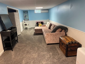 Living area - Flamingo East- close to all Hamptons happenings (Eastport)