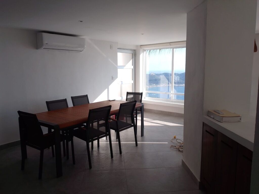 Panoramic Apartment, 4 Bedrooms, Non Smoking, Bay View | Living area