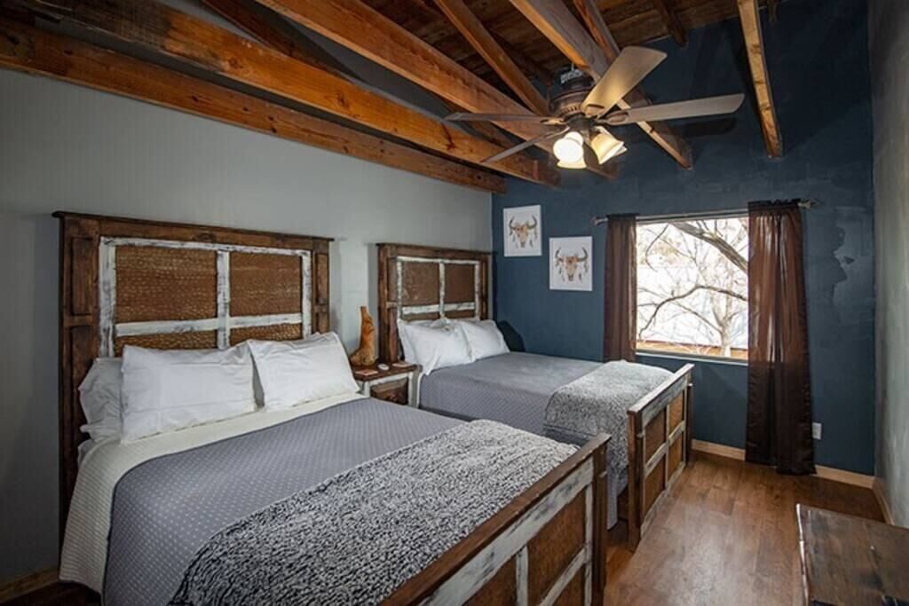 Comfy loft @ Alpine City Place | Hotel and Bar