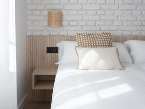 2 bedrooms, iron/ironing board, internet, bed sheets - Meraki Suites (2 Rooms) (Astorga)