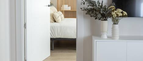 1 slaapkamer, een strijkplank/strijkijzer, internet, beddengoed