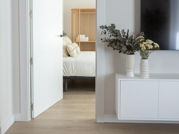 1 間睡房、熨斗/熨衫板、上網、床單