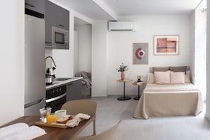 Interior - VLC HOST - J.J Sister (Valencia)