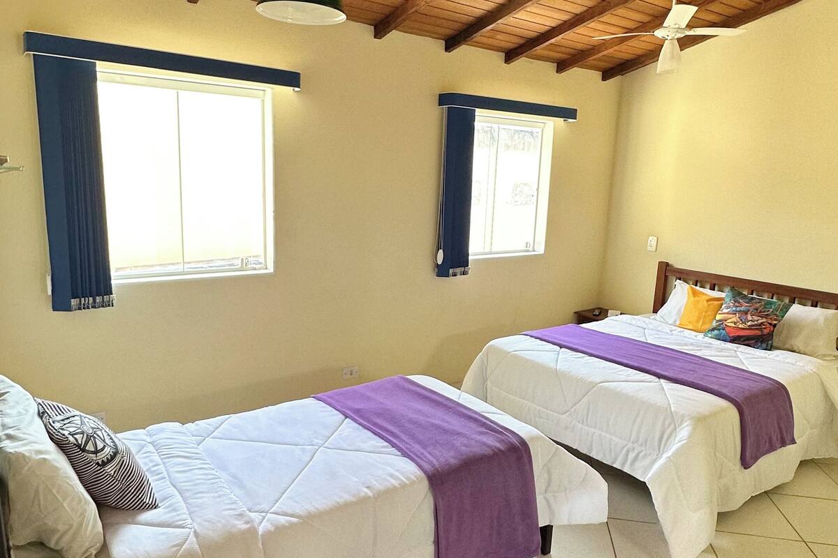 Traditional Triple Room | WiFi (free), bed sheets