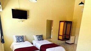 Traditional Quadruple Room | Wi-fi percuma, cadar katil 