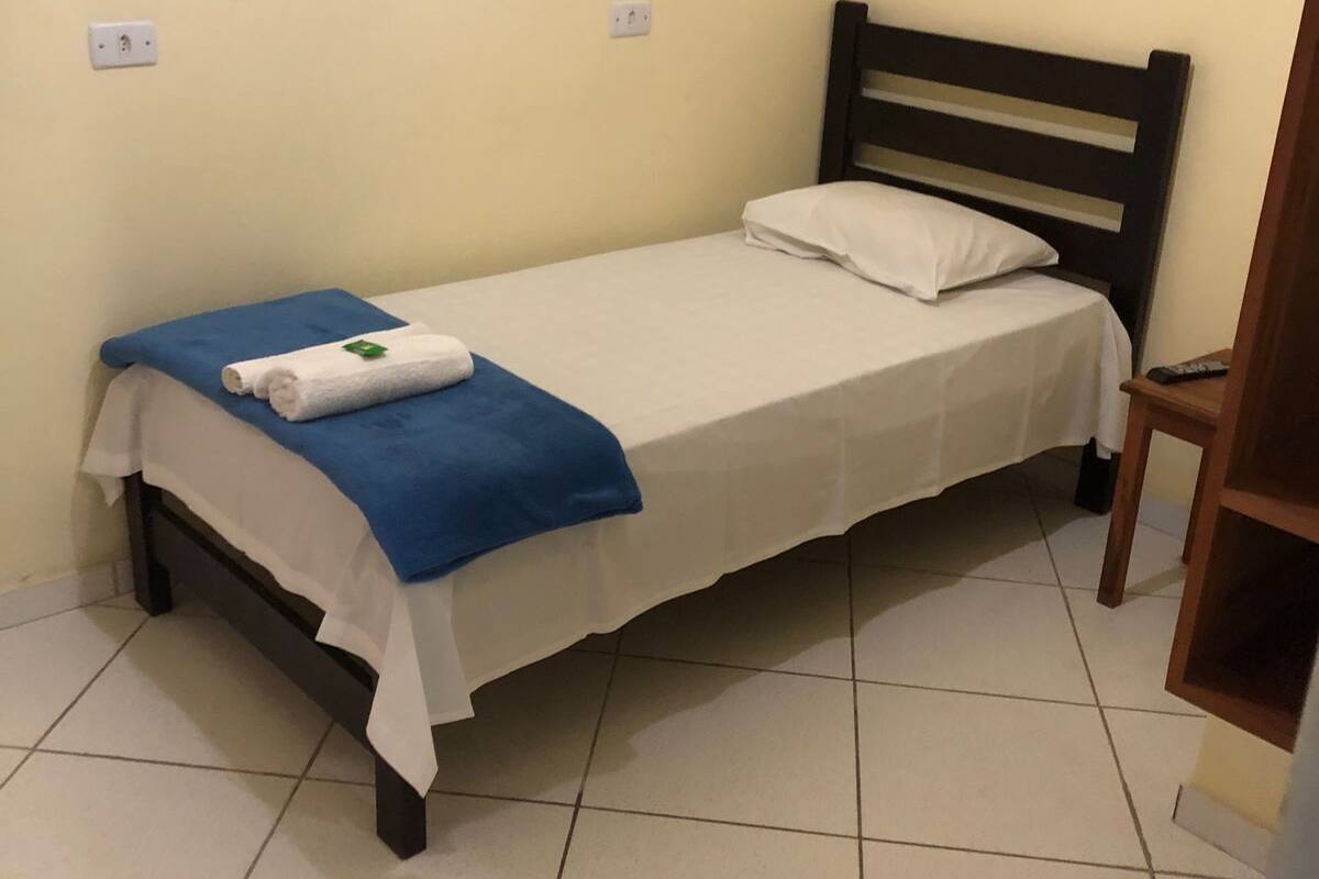 Traditional Single Room | WiFi (free), bed sheets