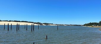 Wonderfully located near Bay Street and all the wonderful restaurants. Sauna!