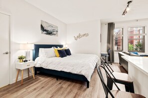 1 多间卧室、办公桌、熨斗/熨衣板、旅行婴儿床