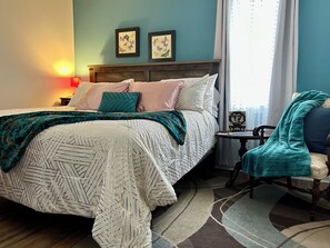 2 bedrooms, iron/ironing board, WiFi, bed sheets