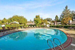 Pool - Napa Valley Condo | Pool | 1Bd | 1Ba (Napa)