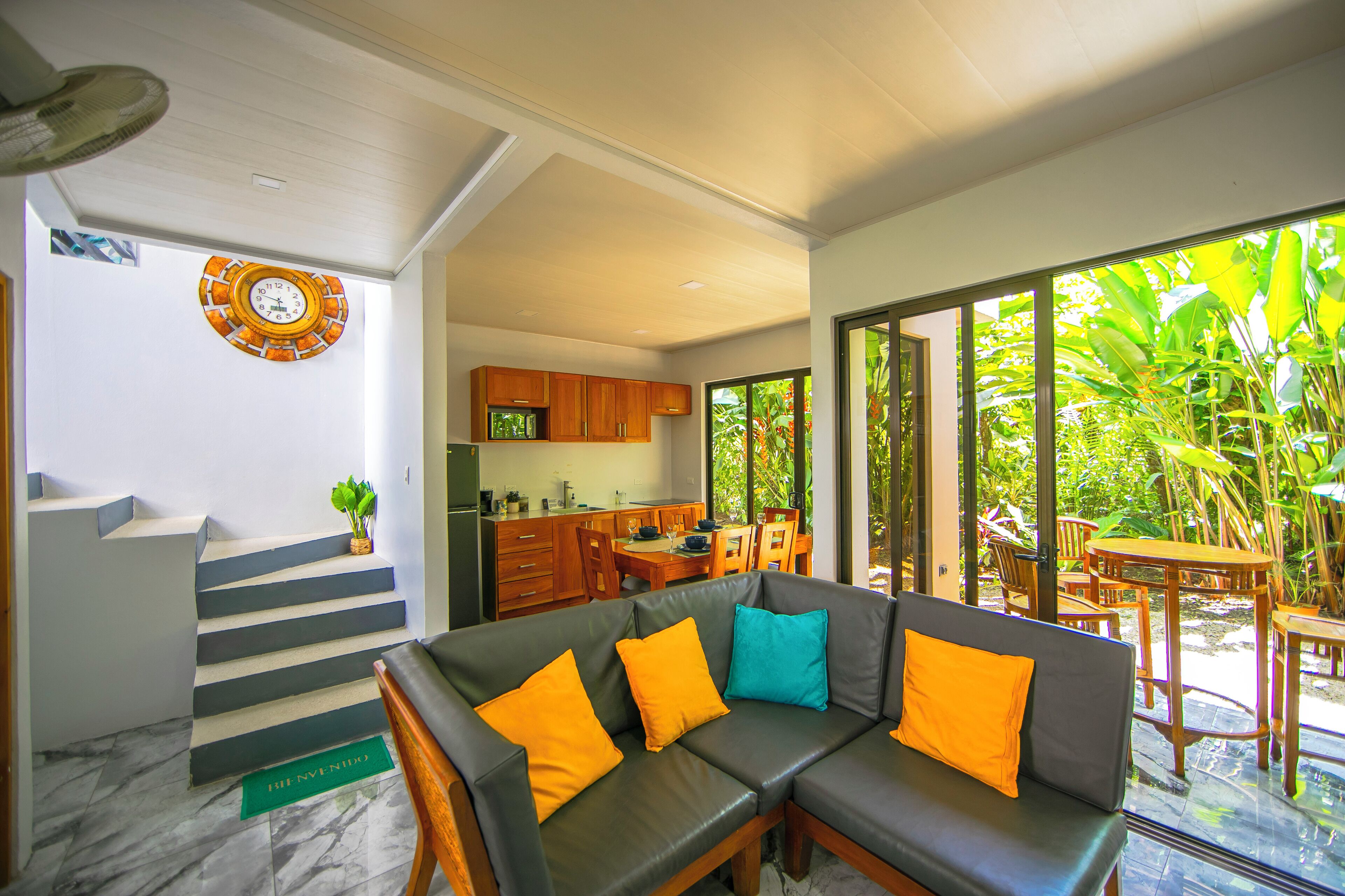 Deluxe Villa | Living area