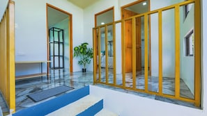 Mặt tiền nơi lưu trú