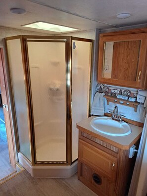 Shower, hair dryer, towels, soap - Sunset Trailer Park RV # 3 (El Sauzal)