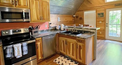 Relaxing Getaway Cabin in Winchester, TN