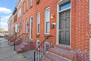 Exterior detail - Charming Baltimore Townhome w/ Scenic Views (Baltimore)